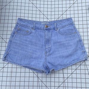 FOREVER 21 SHORTS SIZE 26
